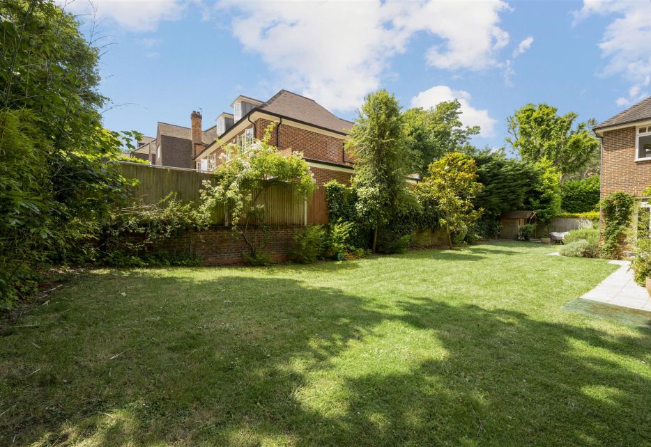 Bathgate Road, Wimbledon, SW19