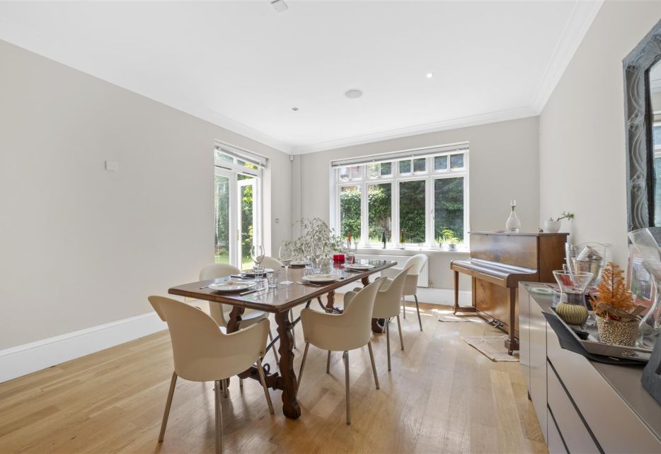 Bathgate Road, Wimbledon, SW19