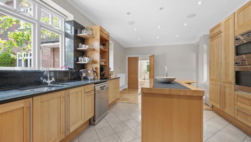 Bathgate Road, Wimbledon, SW19