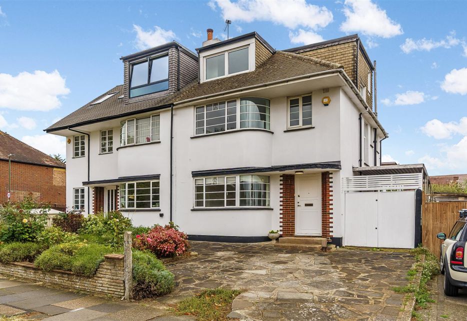 Cannon Hill Lane, Raynes Park, SW20