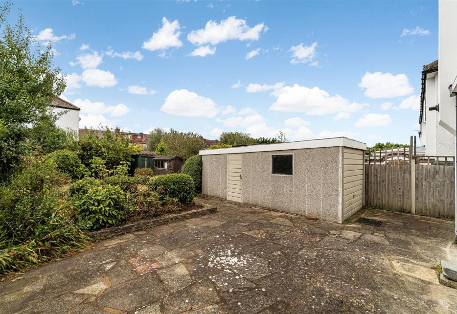 Cannon Hill Lane, Raynes Park, SW20