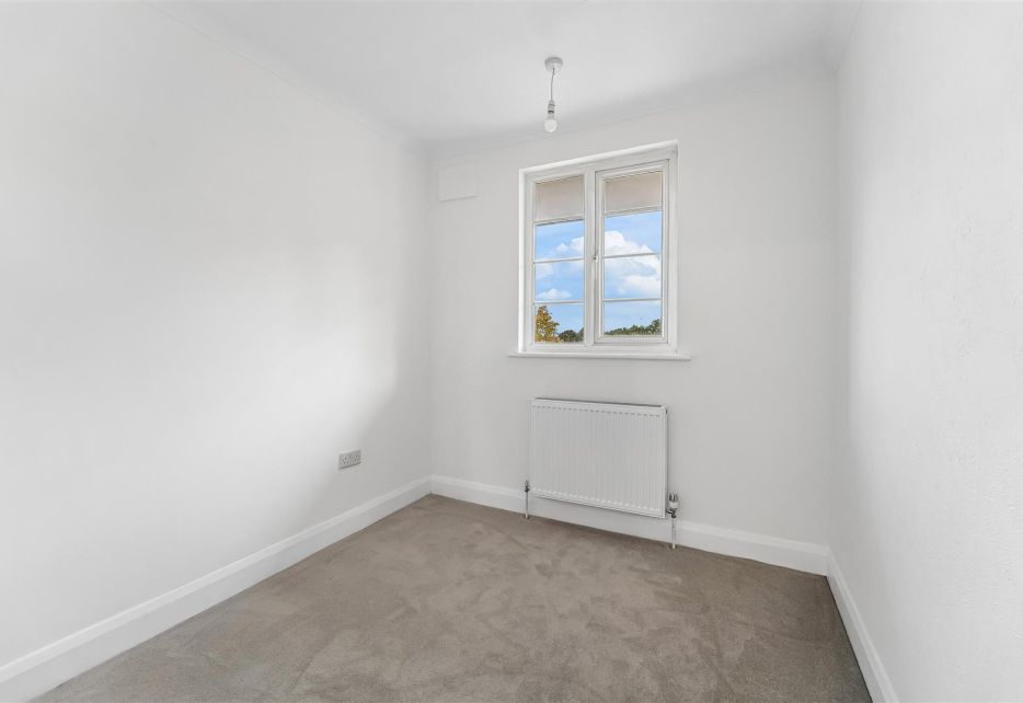 Cannon Hill Lane, Raynes Park, SW20