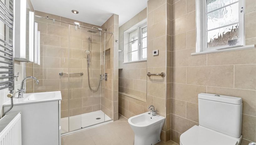 Cannon Hill Lane, Raynes Park, SW20