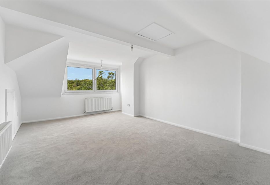 Cannon Hill Lane, Raynes Park, SW20