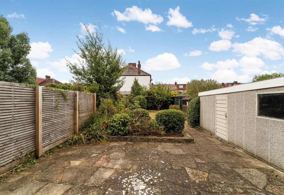 Cannon Hill Lane, Raynes Park, SW20