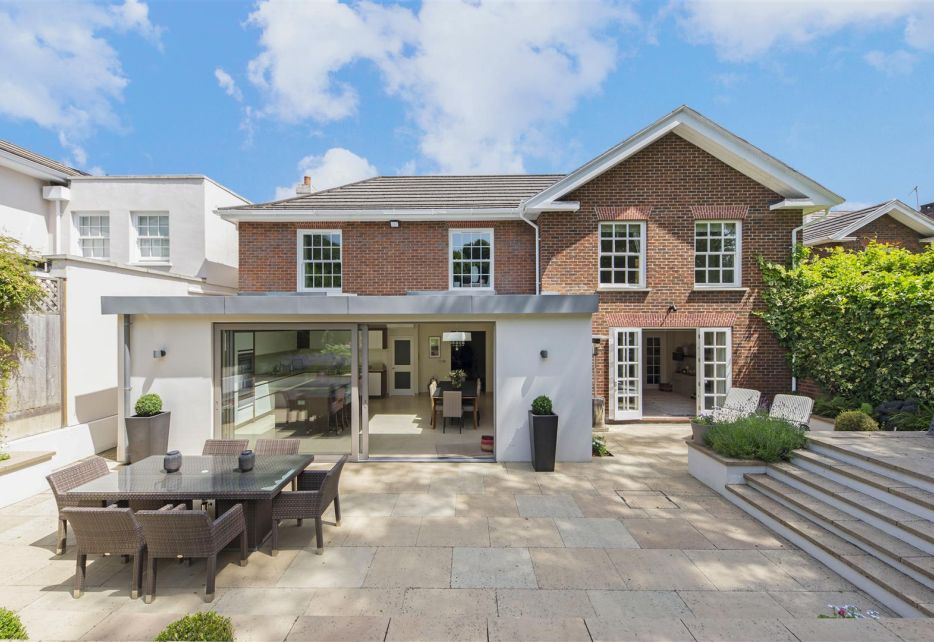 Lincoln Avenue, Wimbledon, SW19