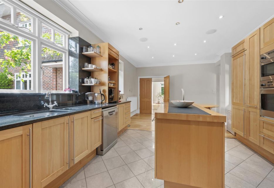Bathgate Road, Wimbledon, SW19
