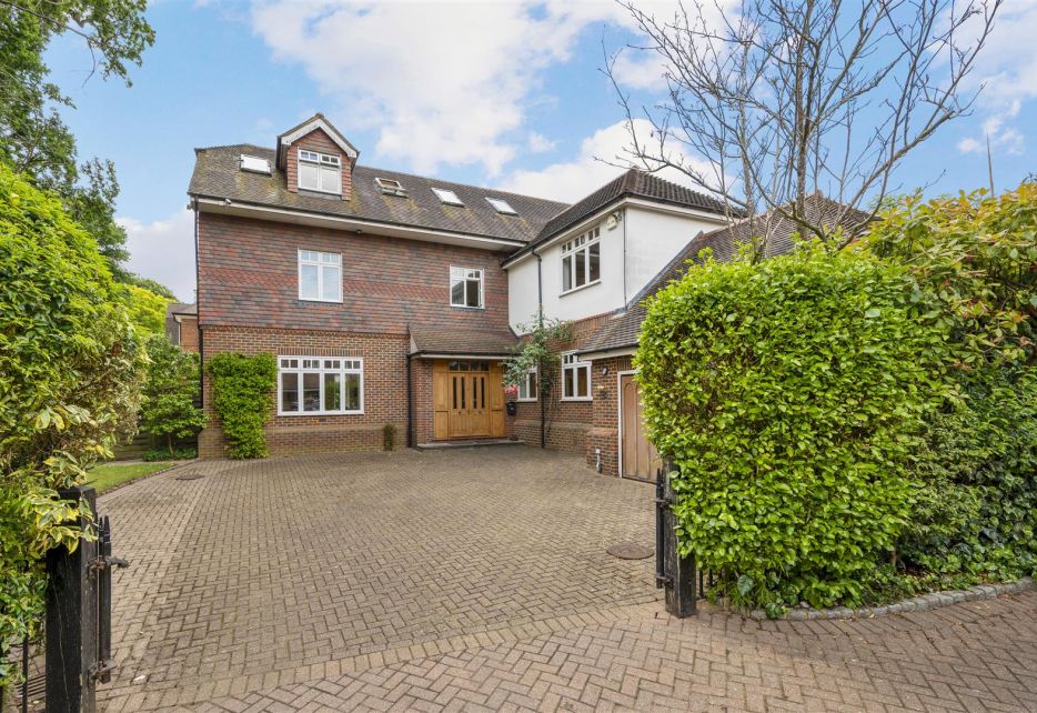 Bathgate Road, Wimbledon, SW19