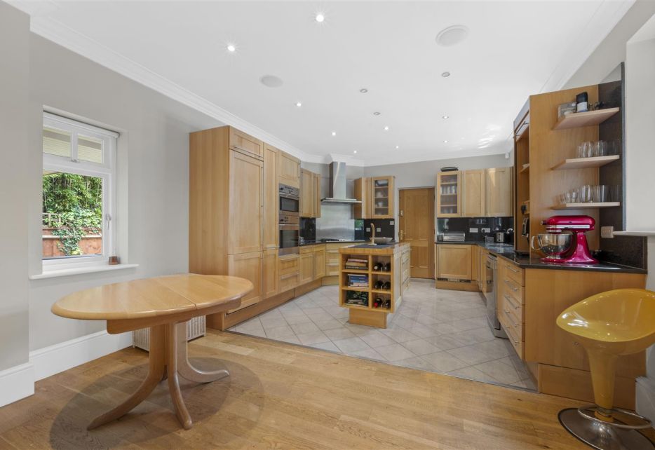 Bathgate Road, Wimbledon, SW19