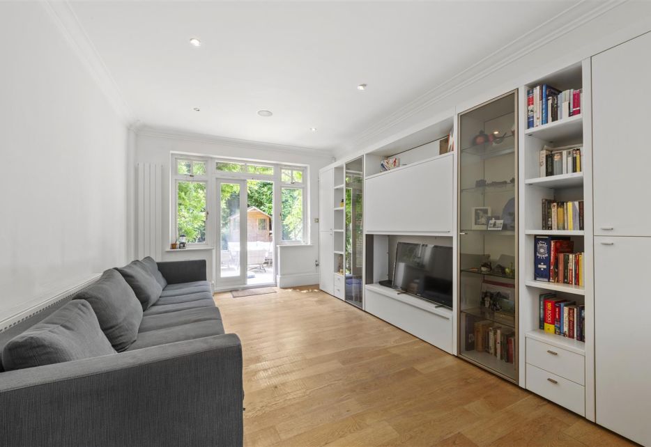 Bathgate Road, Wimbledon, SW19