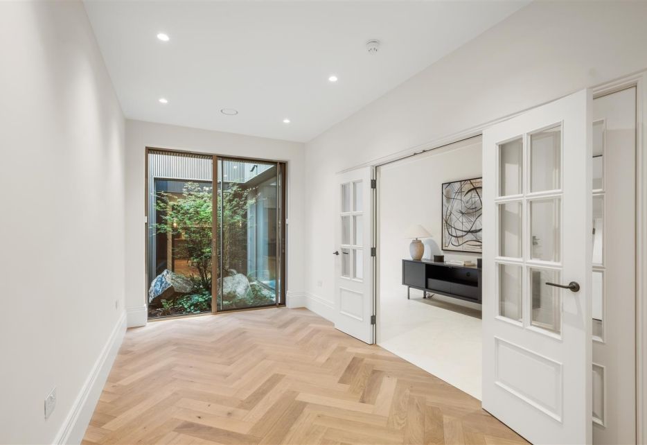 Ridgway Gardens, London