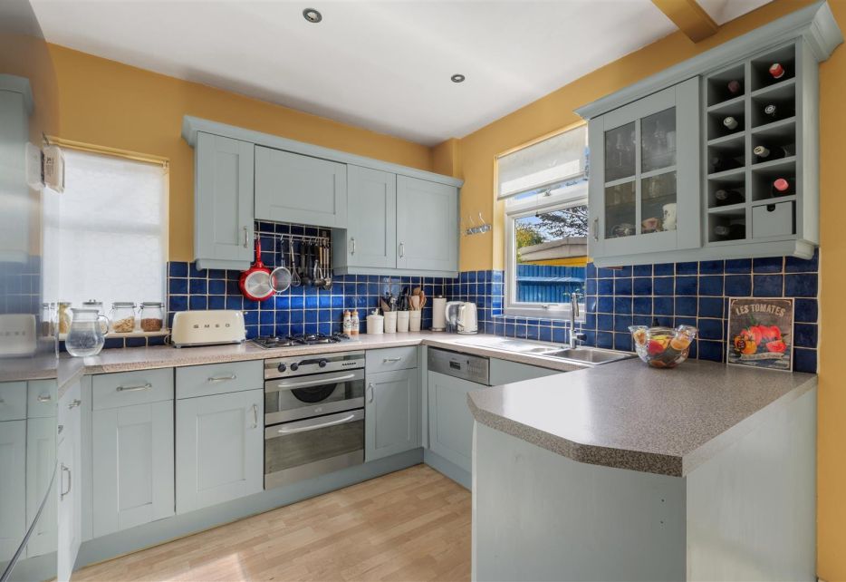 Linkway, Raynes Park, SW20