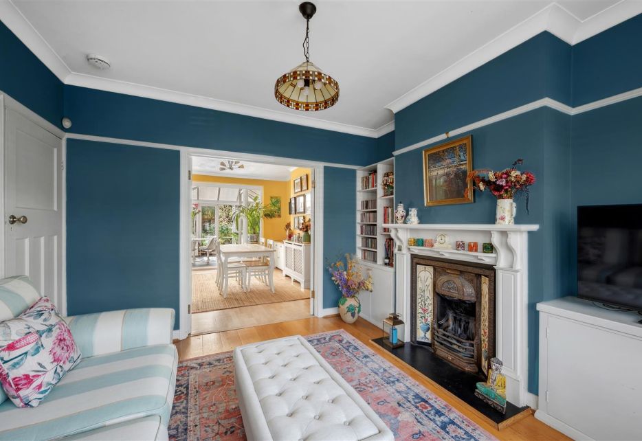 Linkway, Raynes Park, SW20