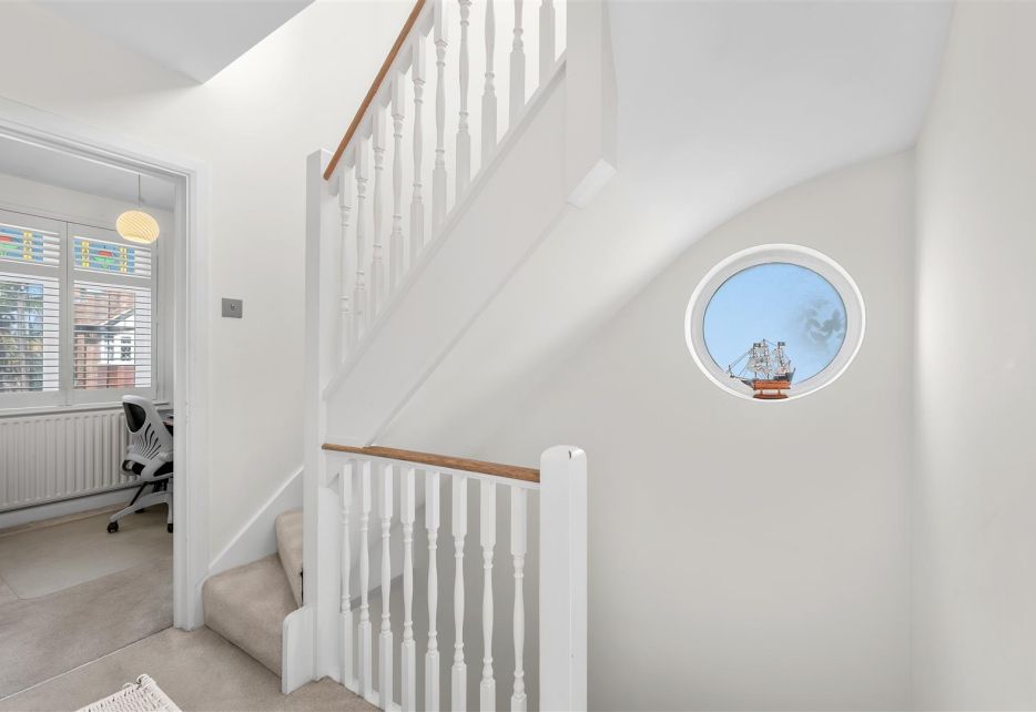 Linkway, Raynes Park, SW20
