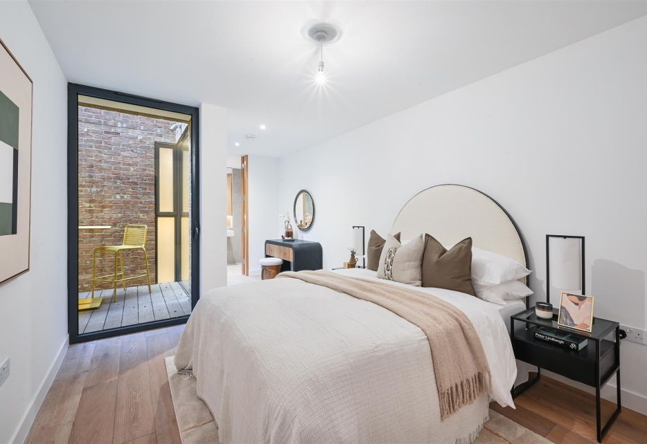Holland Court, Cottenham Park Road, West Wimbledon, SW20