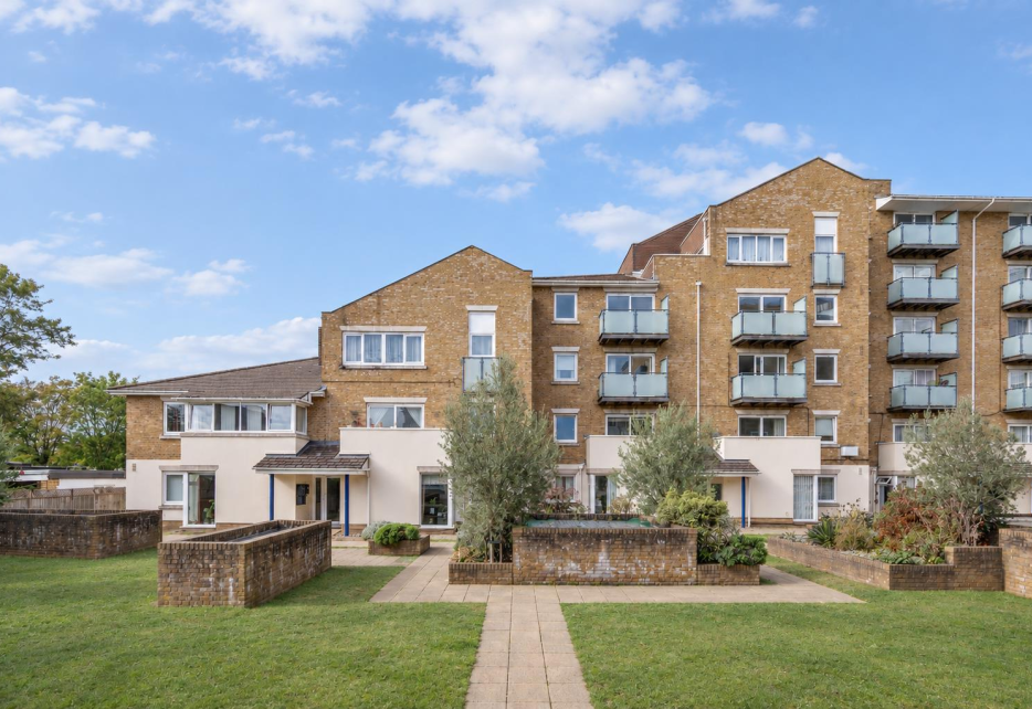 Hartfield Crescent, London