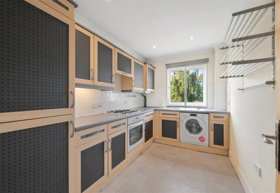 Hartfield Crescent, London