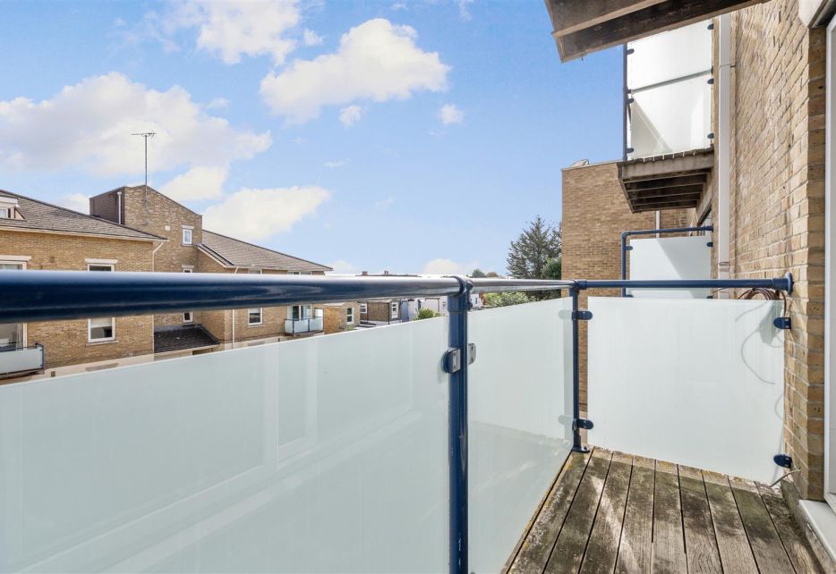 Hartfield Crescent, London