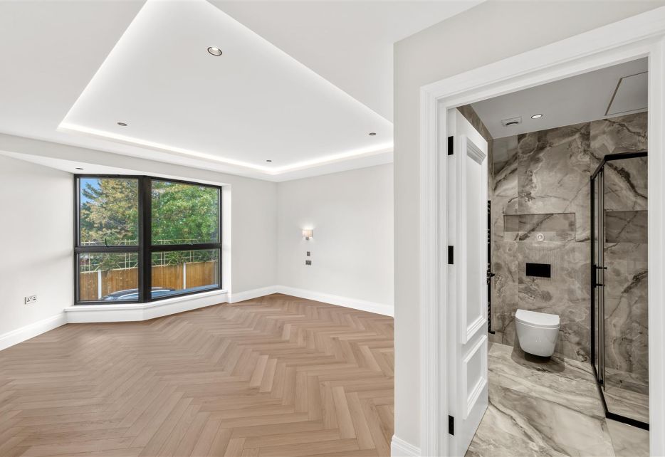 Winston Close, Haynt Walk, Raynes Park